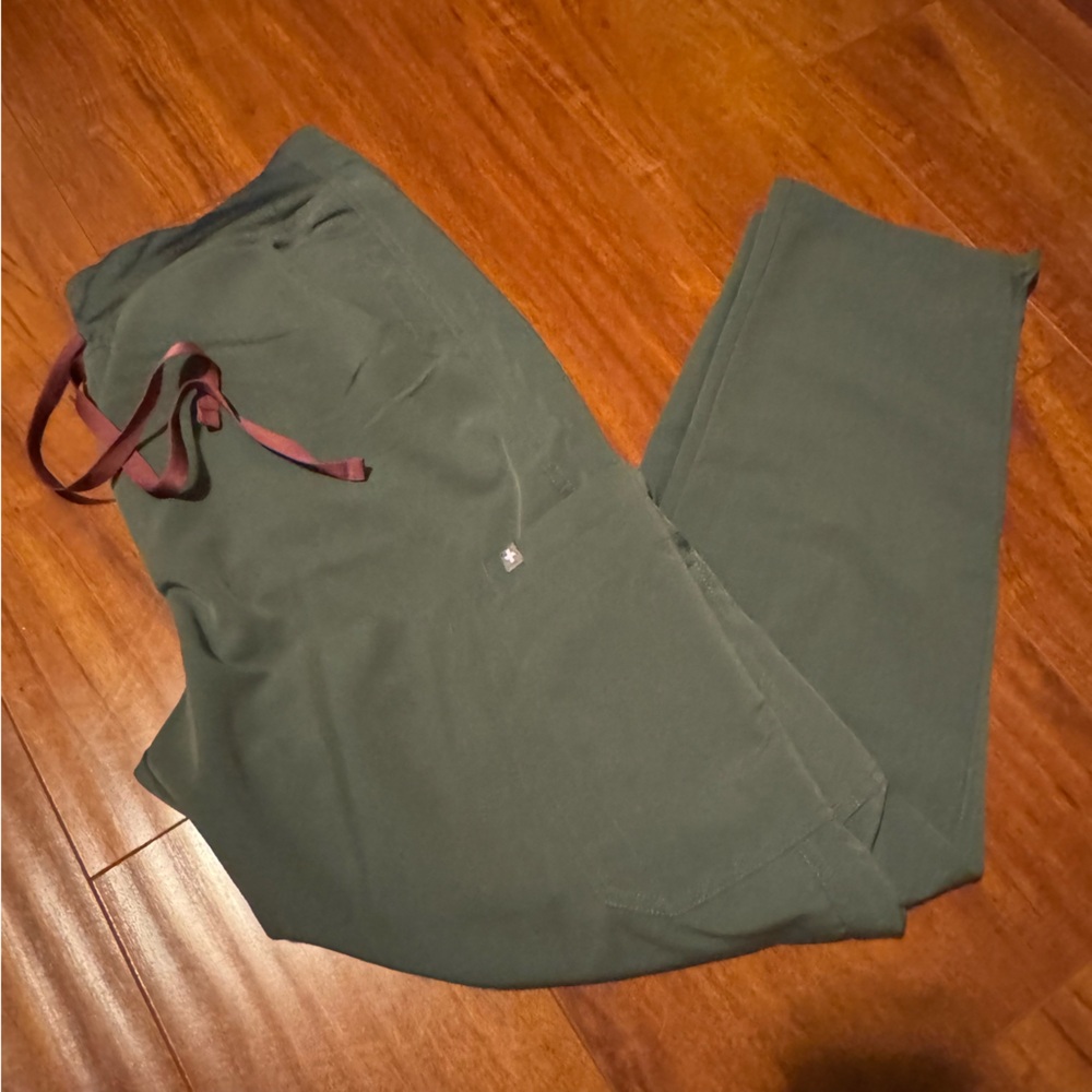 Dark Grey-Green FIGS Straight Leg Jogger Scrub Pants - SIZE L